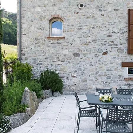 Case Via Molino * Pieve (Lombardy)